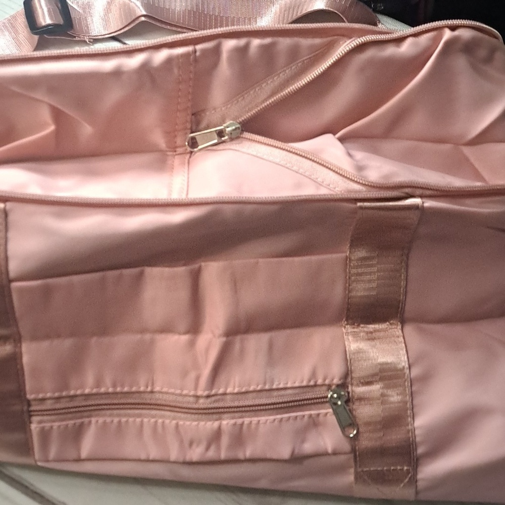 Light Pink Travel Duffel Bag With Zip Extending Bottom - Picture 6 of 11